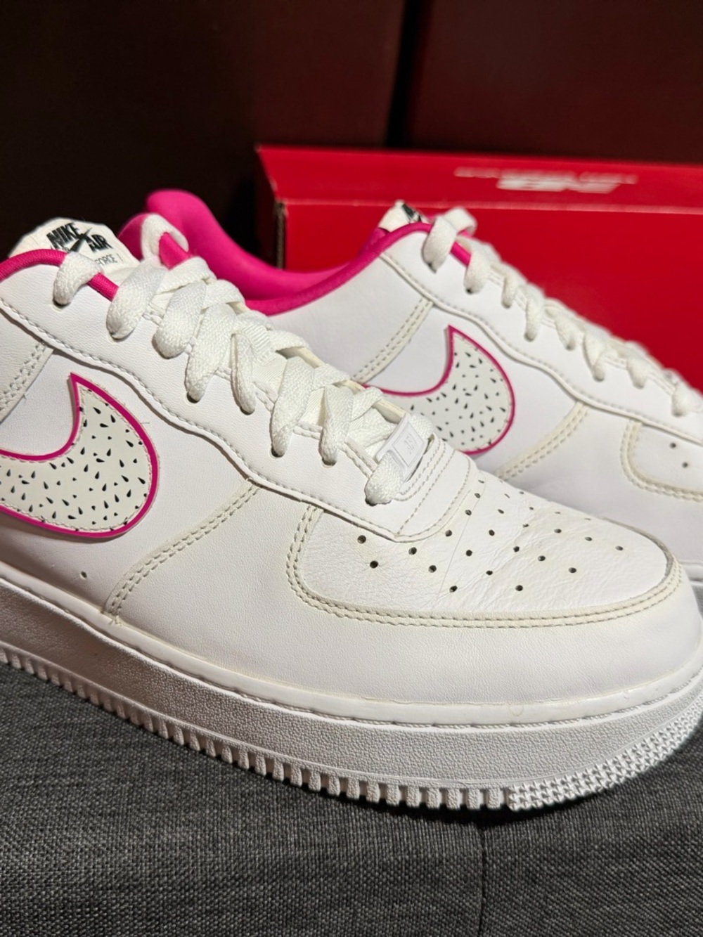 Nike White & Hot Pink Women's Low-Top Sneakers - Picture 7 of 12